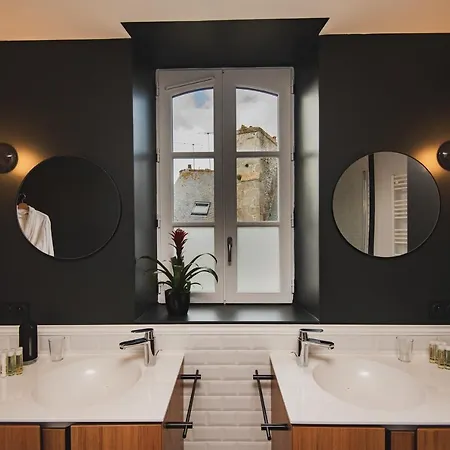 Luxury Two-bedroom アパート ディナン